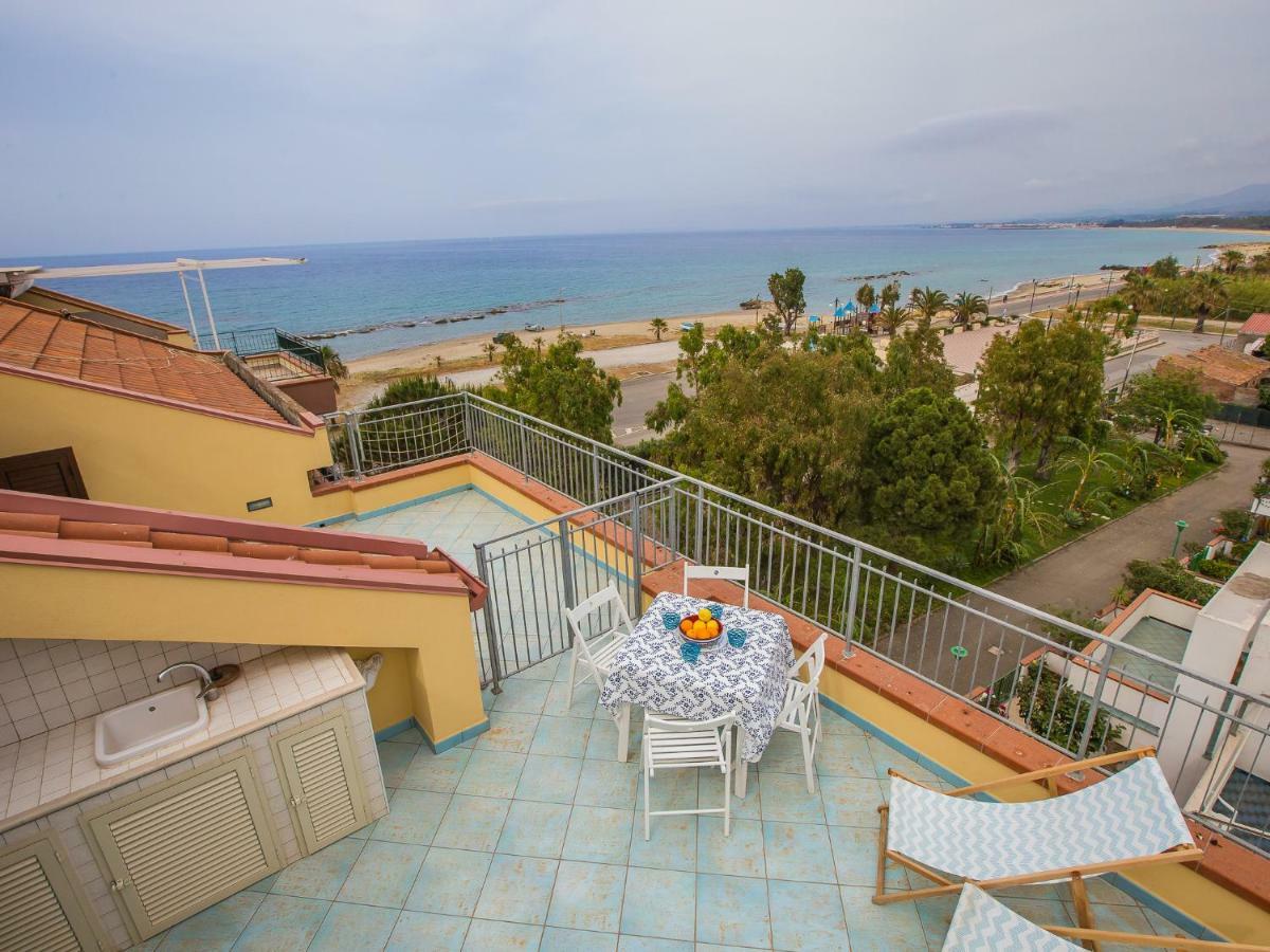 Golfo Di Tindari Apartments Falcone Eksteriør bilde
